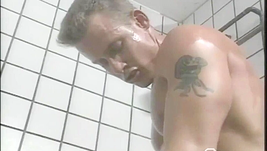 Scalding Showers Spark Intense Rivalry: Danny Somers Dan Hoopers Searing Falcon Frenzy –