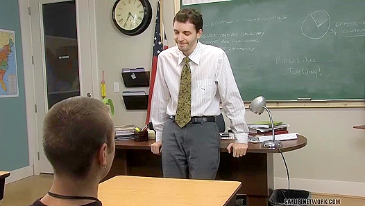 Wade Warrens Naughty Lessons: Hungry Pupils Suck Down Every Inch of His Massive Cock –