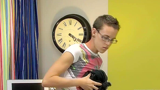 Dustin and Mason Lose Control in an Explicit Anal Romp – LollipopTwinks 18+