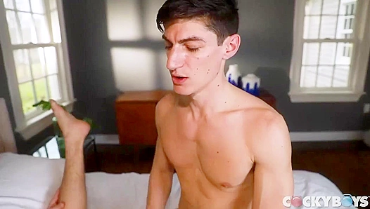 Intense Flexibility Meets Sizzling Desire: Aiden Nicks Orgasmic Rendezvous