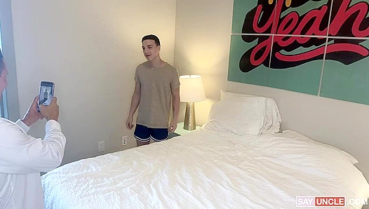Troyes Surprise Morning Wood Ignites Steamy Gay Sex with Jax – XXX