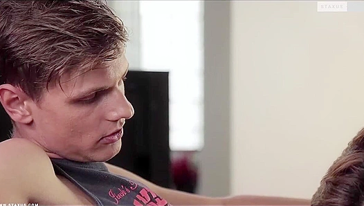 Finn Harpers Raw Backdoor Beefing: Aaron Shine Stuffs His Hung Hole – GayXXX