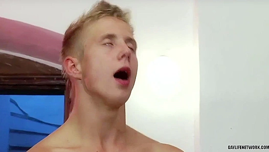 Rough Play Between Two Blonds: Chris Justins Hardcore Threesome XXX
