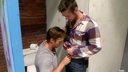 Rocco Reeds Irresistible Charm Lures a Straight Guy into Sizzling Threesome Thrills –