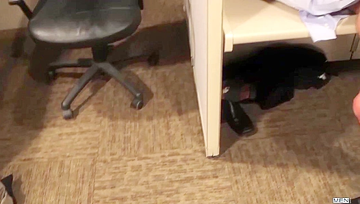 Rising Early for a Steamy Office Encounter – Roccos Pre-Work Pickup