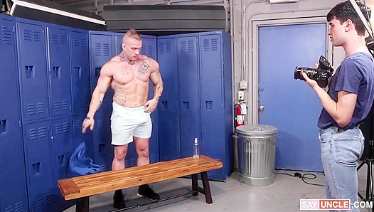 Rugged Thighs Clashing: Robs Hungry Crotch Meets Davins Thick Beef in Steamy 69 –