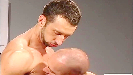 Muscle-Fueled Passion Ignites as Craig Andreas Goes Wild in Steamy Gay Fuck Sessions