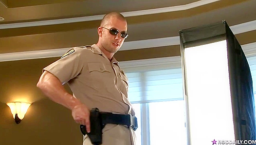 XXXGayCops: Officers Daily Relief - Thick Thighs Quiver As He Jerks Off His Massive