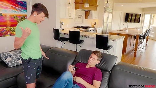 Neighborhood Desire: Andy Seizes Michaels Clenching Hole – GayPornHeat 18+