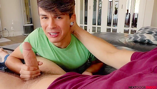 Neighborhood Desire: Andy Seizes Michaels Clenching Hole – GayPornHeat 18+