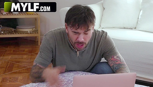 MYLF Moms Scorching Gay Flings: Aug 26-Sept 1s Hottest Hookups