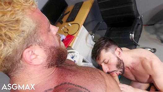Healing Touch: Dr. Cures Rileys Ills with Throat-Watering Cock Worship – Pride Studios 18+