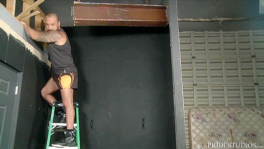 Sean Harding Surrenders to Powerful, Hung Beef: Deep Throat Session with a Thick-Thighed
