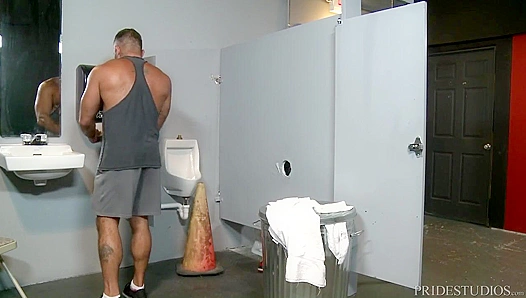 Bear Daddys Raw Ride: Bonding Over Hard Gym Sex with Dirty Talk - 18+