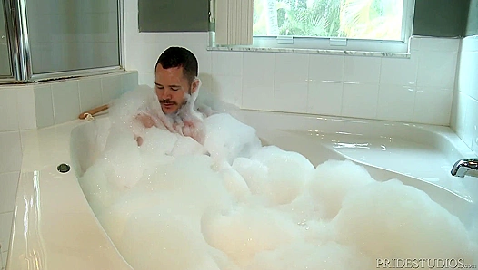 Steamy Bathroom Orgies Ignite as Thick Cocks Unleash Explosive Loads – XXXGayTub3r