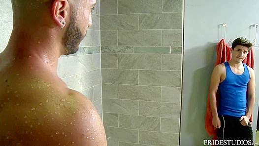 Steamy Showdown in the Shower: Hung Studs Plow Young Thighs as Water Splashes –