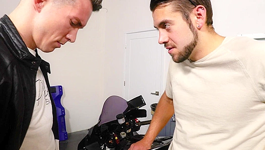 Dante Dominates Isaacs Clenching Hole on the Bike Ride – 18+
