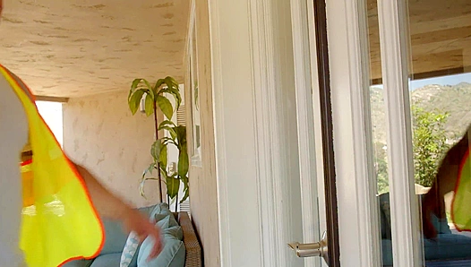 Electricians Hung Throat Gets Rocked by Thick Cock Deep Throating – 18+ Gay Porn