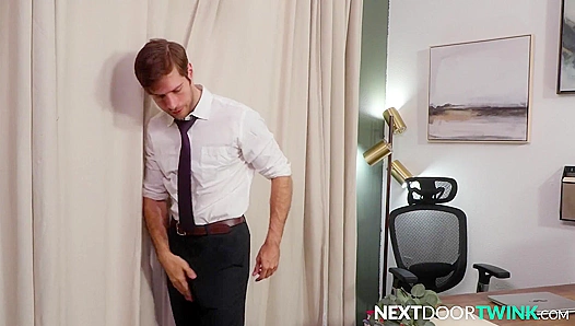 Stepdaddys Hung Intern Gets Worked Over by His Elder Boss – David Skylar x Jack Bailey