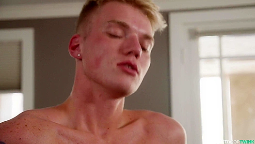 Neighborly Encounters Heat Up: Uninvited Visit Leads to Steamy Bareback Twunk Fucking –