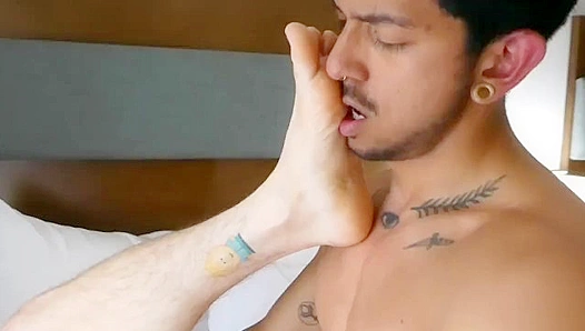 Leo Takes Rileys Huge, Cum-Drenched Cock Deep and Devours Every Inch – His Tight Ass