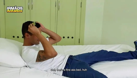 Stepdads Christmas Gift: Horny Boy Gets Wrapped Up in Daddys Thick Muscles –
