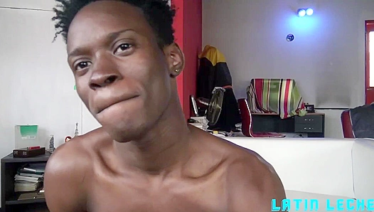 Enthusiastic Latino Lover Devours Thick, Meaty Latin Cock for Pure Pleasure – LatinoLeche
