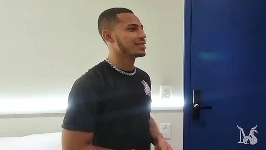 Sensual Massage Turns Straight-Looking Bisexual Guy Rock Hard for Gay Oral