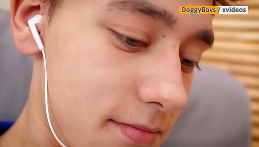 Leos Intimate Solo Adventure: A Naive 18-Year-Old Twinks Hidden Cravings Exposed