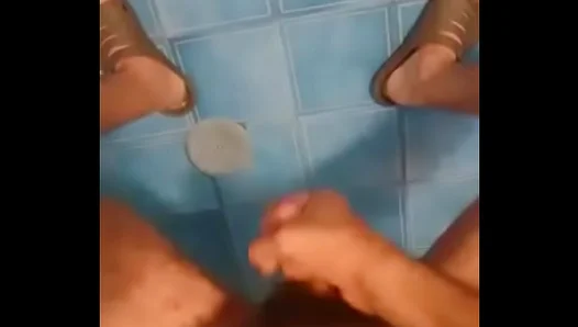 Steamy Honduran Hunk Spreads Legs Wide for Public Jerk Off Show