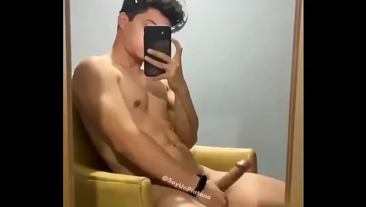 Chacalito Shows Off His Brawn in a Rousing Outdoor Solo Flesh Display – HotHorny