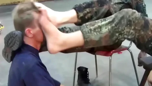 Worshipping Boots from Below: Raw Fetish Kneecaps Devoured – 18+