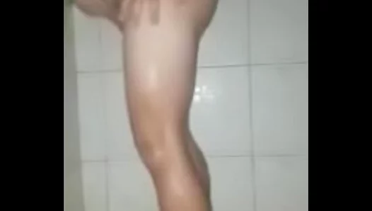 Sultry Shower Stall Seduction: Hung Stud Devours Lovers Hard-On in Steamy Oral Bliss –