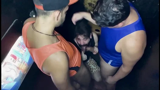 Steamy Encounters: Raw Pleasure in Cozy Gay Sex Cubicles – PintoGrosso