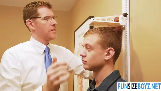 Doctors Steamy Session: Patient Receives Thorough Oral Service Powerful Rear Entry