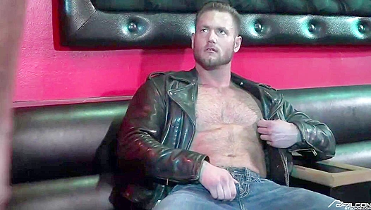 Sweaty Threesome Frenzy: Ace Tylers Raw Passion Ignites with Dave Slicks Hung Muscles -