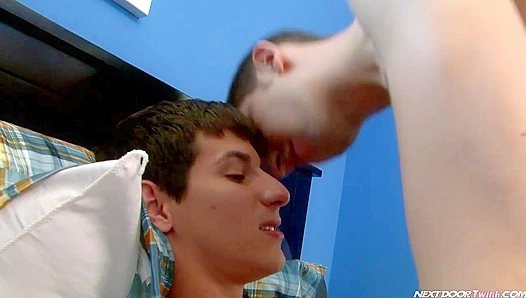 Young Hearts Racing, Explosive Orgasms Followed by Thick Creamy Pies - NextDoorTwinks
