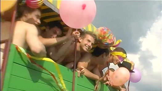Steamy Spit-Roast Session: Filip Deans Hung Cock Drenches Thomas Dyks Thirsty Face -