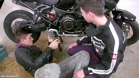 Skylar Blu Xander Hollis Take On Massive Loads – Wild Gay XXX Rides