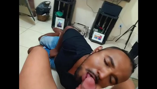 Hung Stranger Devours Lekes Meaty Shaft in Lewd Raw Interracial Threesome - XXX