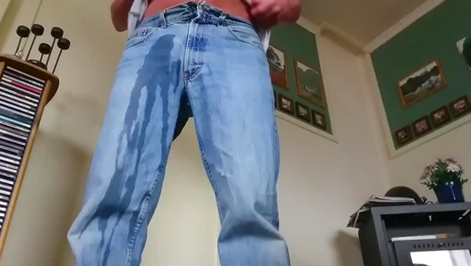 Rogers Wild Urge: Losing Himself in a Sweaty, Thrilling Piss Party – NaughtyLads 18+