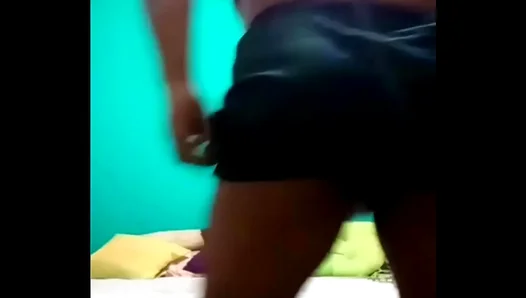 Slick Skin Jiggling Assets: Oiled Ebony Star Shines on Live Cam – BumbleButtHeat 18+