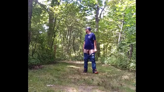 Horny Amateur Athletes Lose Control, Shooting Thick Loads on Secret Trail – RawGayFun 18+