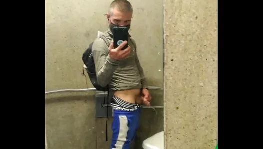 Matts Urban Dare: Exposing Daring Public Piss Sessions Between Hung Men – TinyGays 18+