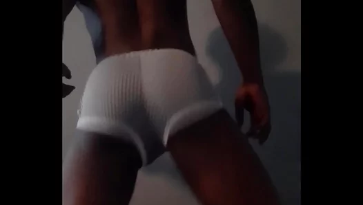 Sweaty Skin on Tongue: Massage Turns into Hungry Deepthroat Session – GayXXX 18+