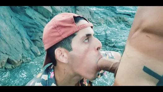 Steamy Straight-Curious Hookups: Beach Blowjobs Lead to Anal Pleasures – 18+
