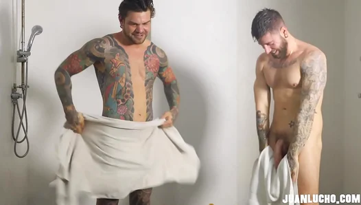 Inked Muscle Bonds: Steamy Gym Encounter Ignites Taboo Gay Passion – ViceEscort 18+