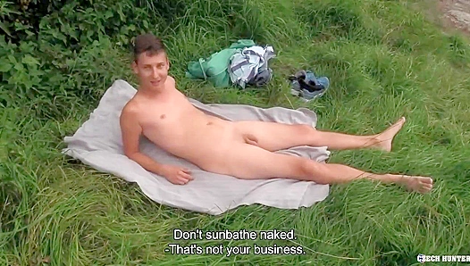 Twink Takes Hard Ride Under Sunny Skies – Steamy Lakeside Gay Sex Scenes XXX
