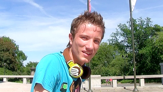Caught Redhanded: Innocent Twink Gets Covered in Spunk During Woodland Tryst – XXXGay