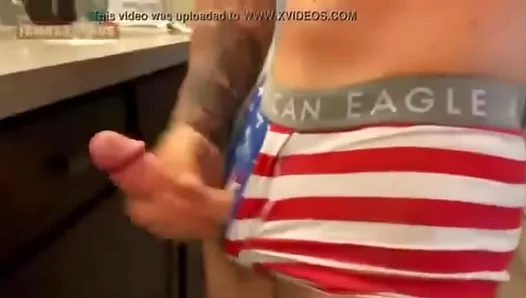 Ripped Muscle Studs Steamy Self-Servicing Session – NaughtyKink 18+